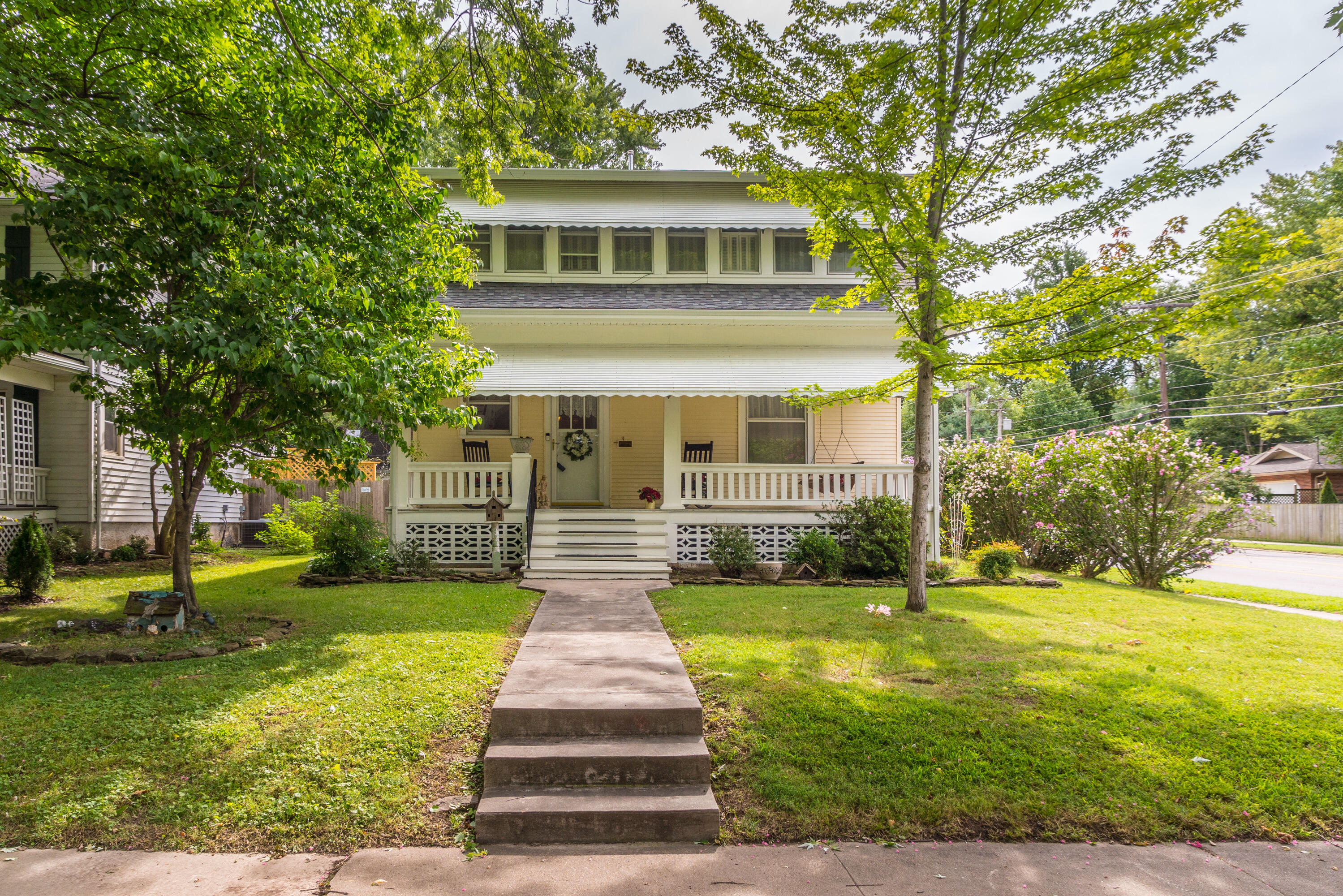 962 South Weller Avenue Springfield, MO 65802 - Photo 1 of 1 Weller-03729-1 (1)