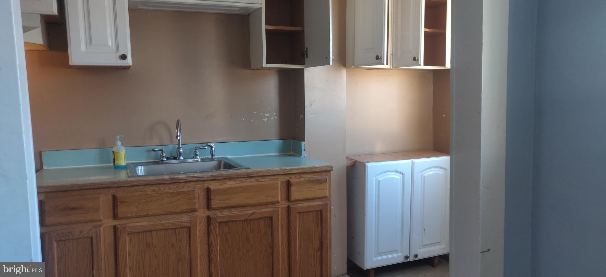 628 Copley Road Upper Darby, PA 19082 - Photo 5 of 10