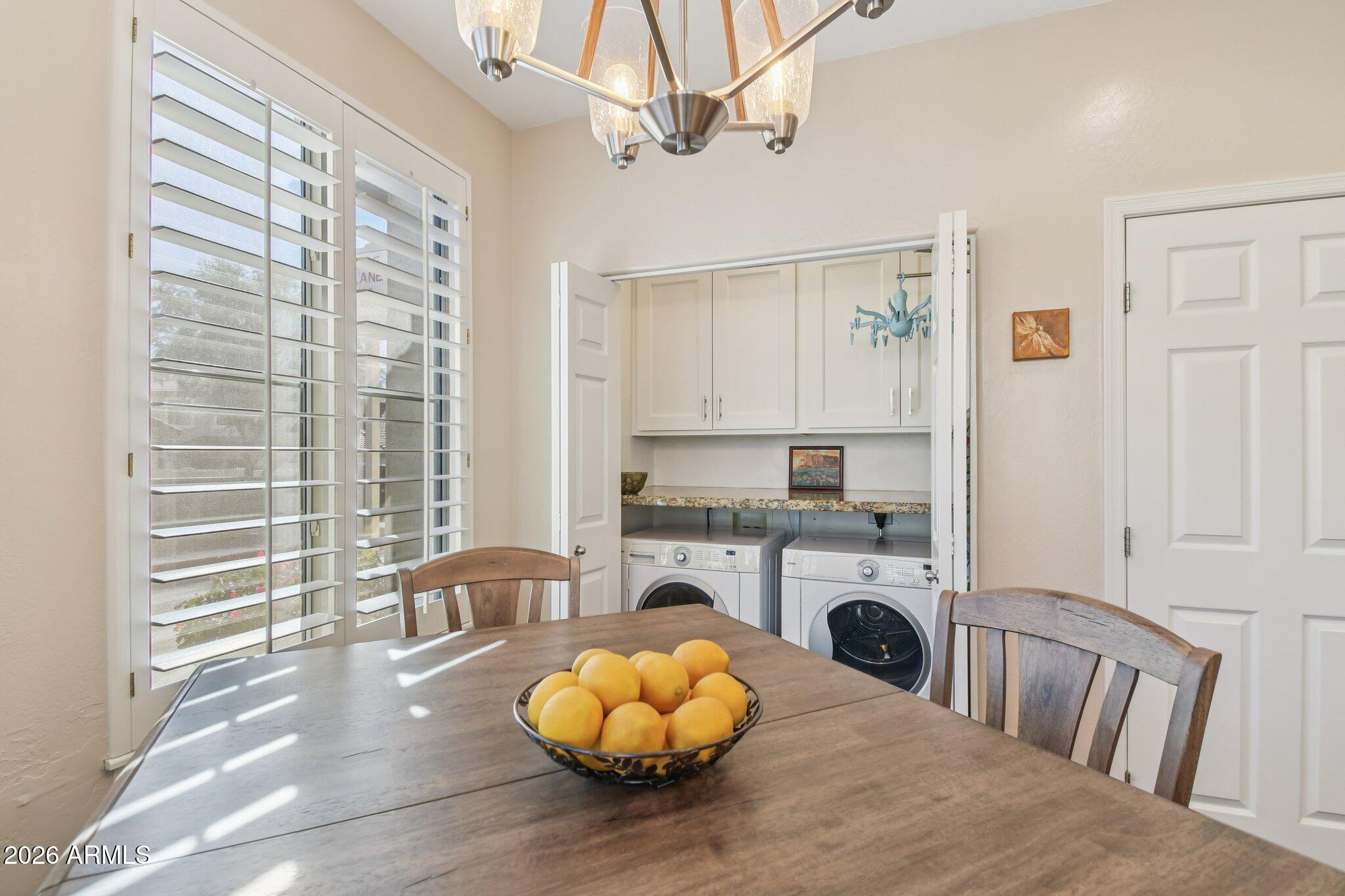 1024 East Frye Road, Unit 1039 Phoenix, AZ 85048 - Photo 10 of 32 a living room with furniture and a fireplace