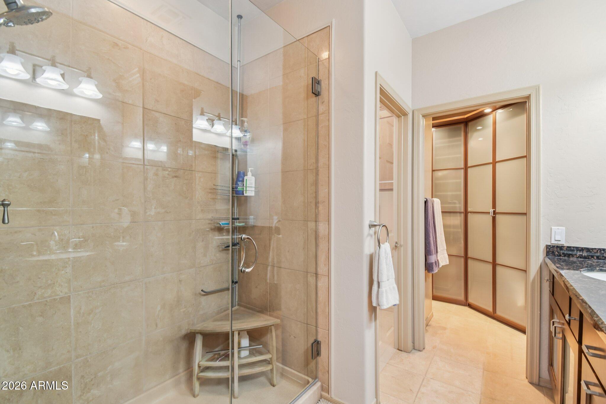 1024 East Frye Road, Unit 1039 Phoenix, AZ 85048 - Photo 15 of 32 a bathroom with a shower