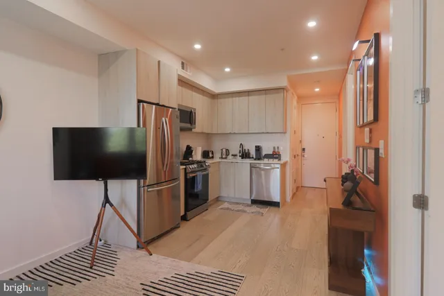 $3,400 | 1806 I Street Northeast, Unit 7, Washington, DC 20002