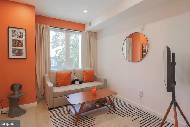 $3,400 | 1806 I Street Northeast, Unit 7, Washington, DC 20002