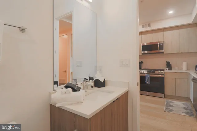 $3,400 | 1806 I Street Northeast, Unit 7, Washington, DC 20002