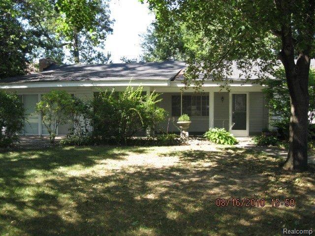 597 Dakota Court Rochester, MI 48307 - Photo 1 of 16 IMG_0210