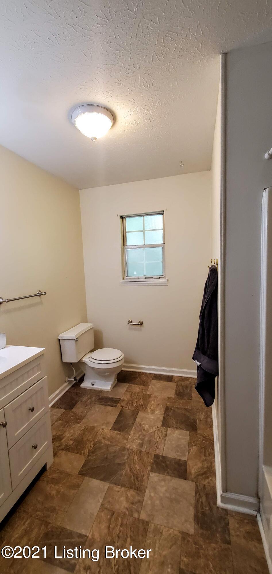 2300 Wooldridge Ferry Road Elizabethtown, KY 42701 - Photo 6 of 12 20210812_191628