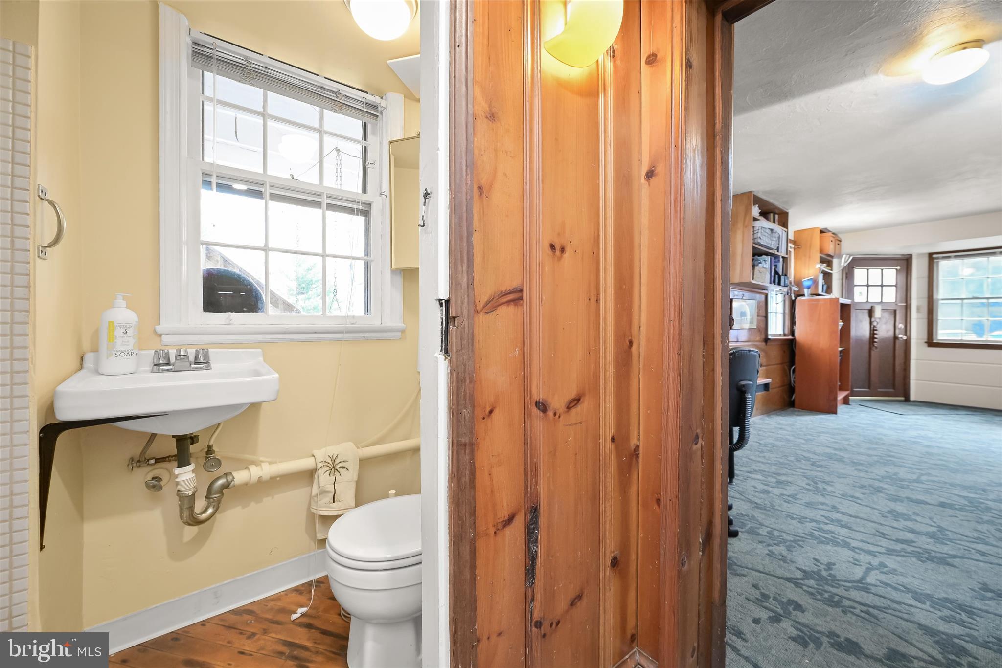 6715 Queens Chapel Road University Park, MD 20782 - Photo 36 of 51 Lower level full bathroom