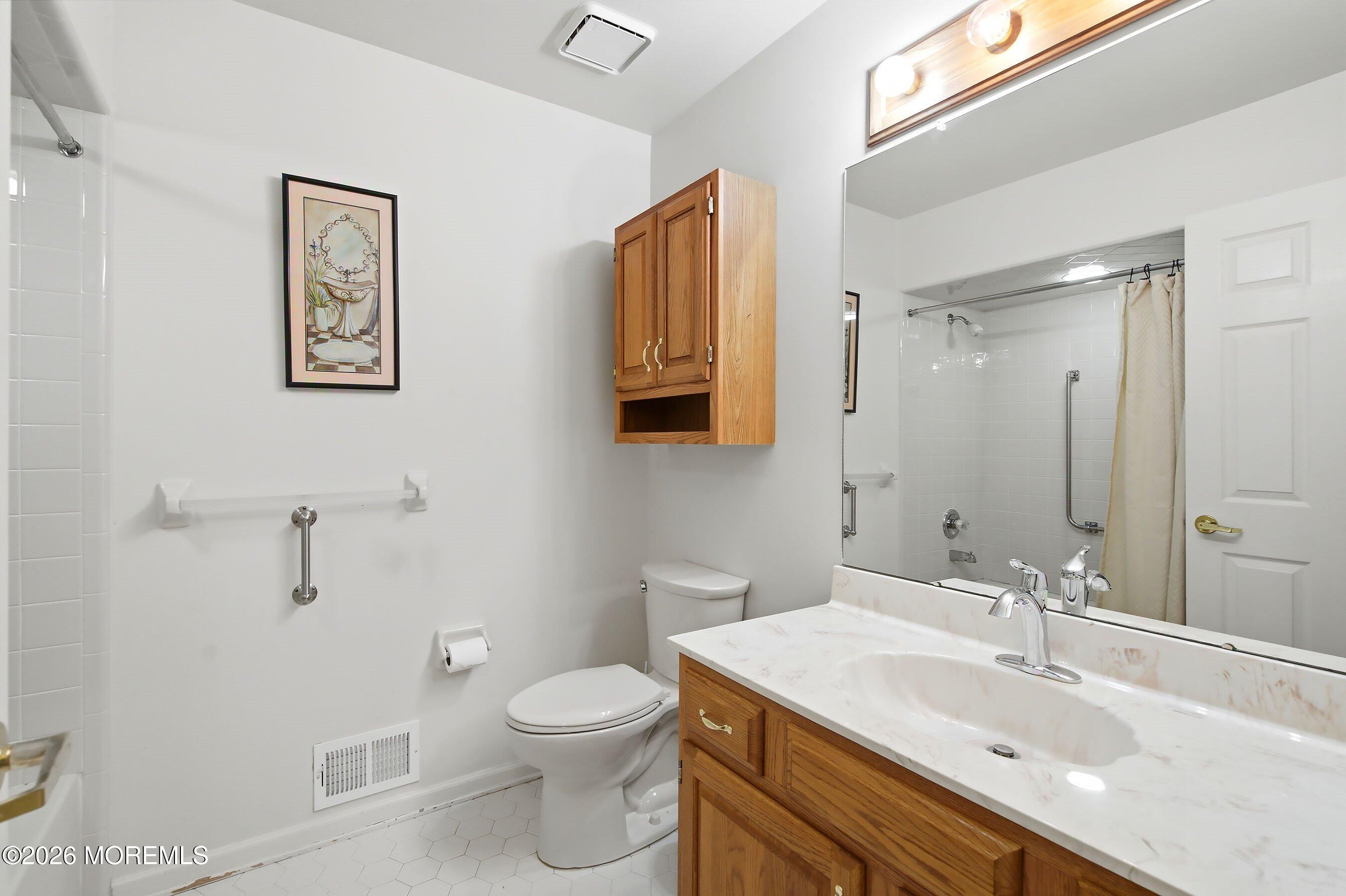 1579 Goldspire Road Toms River, NJ 08755 - Photo 14 of 43 15-Bathroom 2