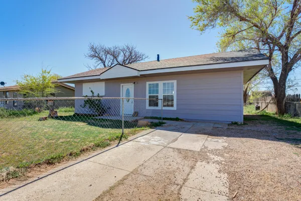 $1,100 | 918 East Rice Street, Lubbock, TX 79403