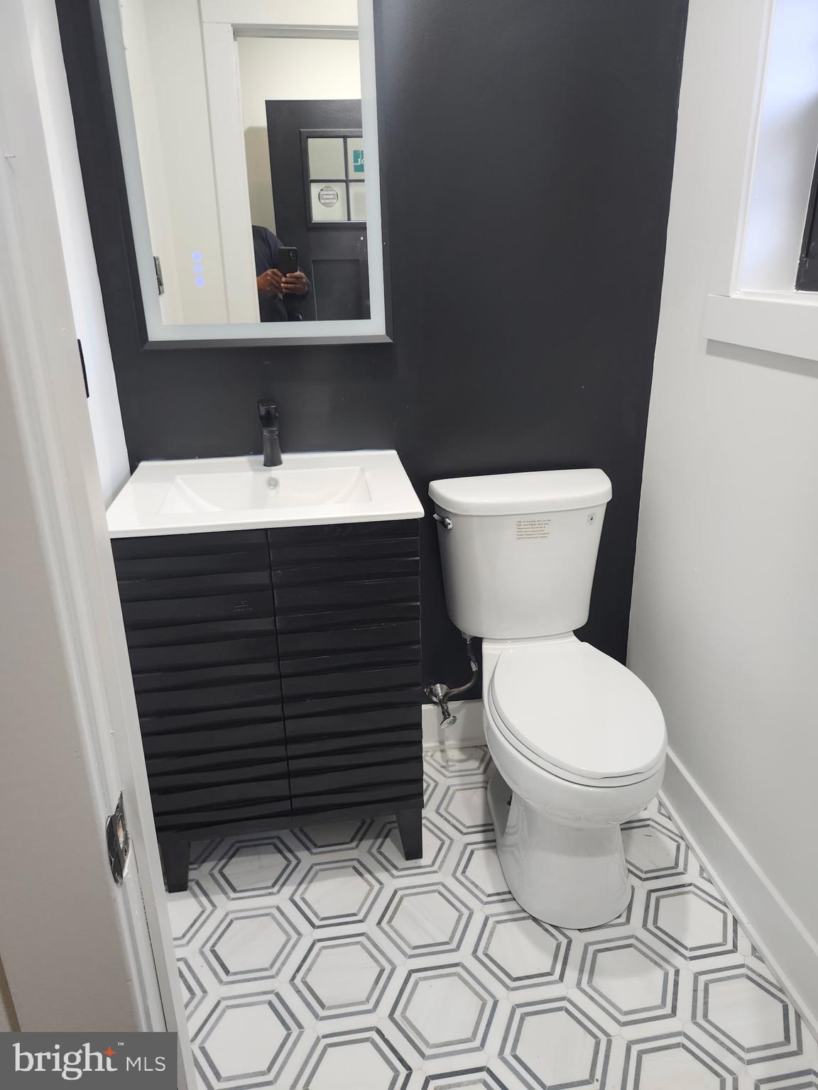 2713 East Country Club Road Philadelphia, PA 19131 - Photo 7 of 27 Gallery Image 7