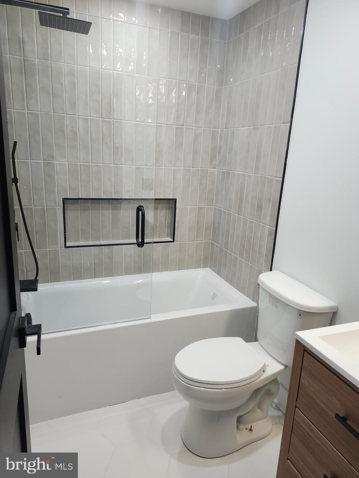 2713 East Country Club Road Philadelphia, PA 19131 - Photo 10 of 27 Gallery Image 10
