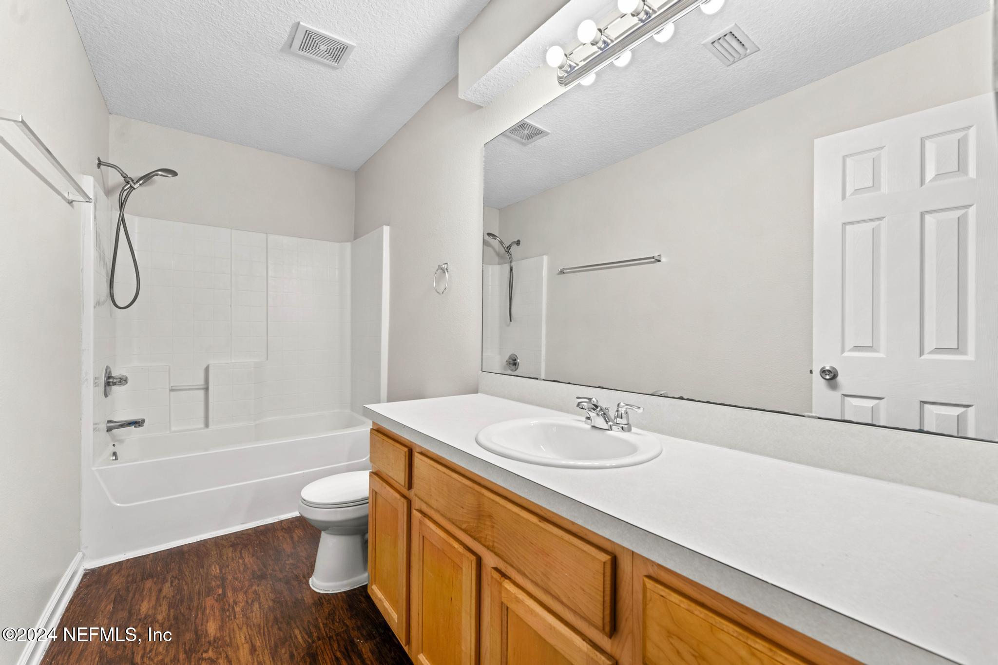 7947 Melvin Road Jacksonville, FL 32210 - Photo 13 of 22 Primary Bathroom