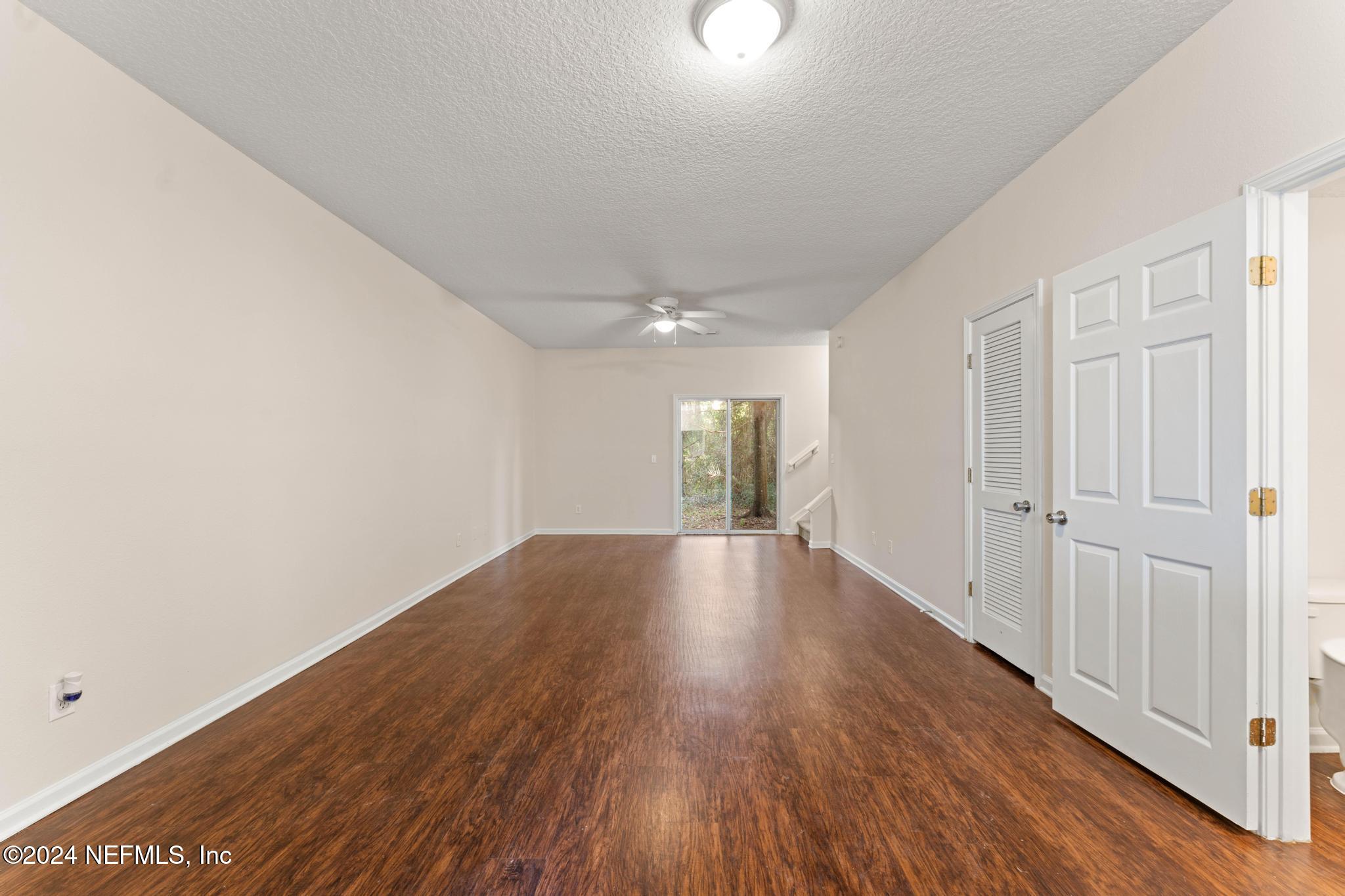 7947 Melvin Road Jacksonville, FL 32210 - Photo 4 of 22 Living Area