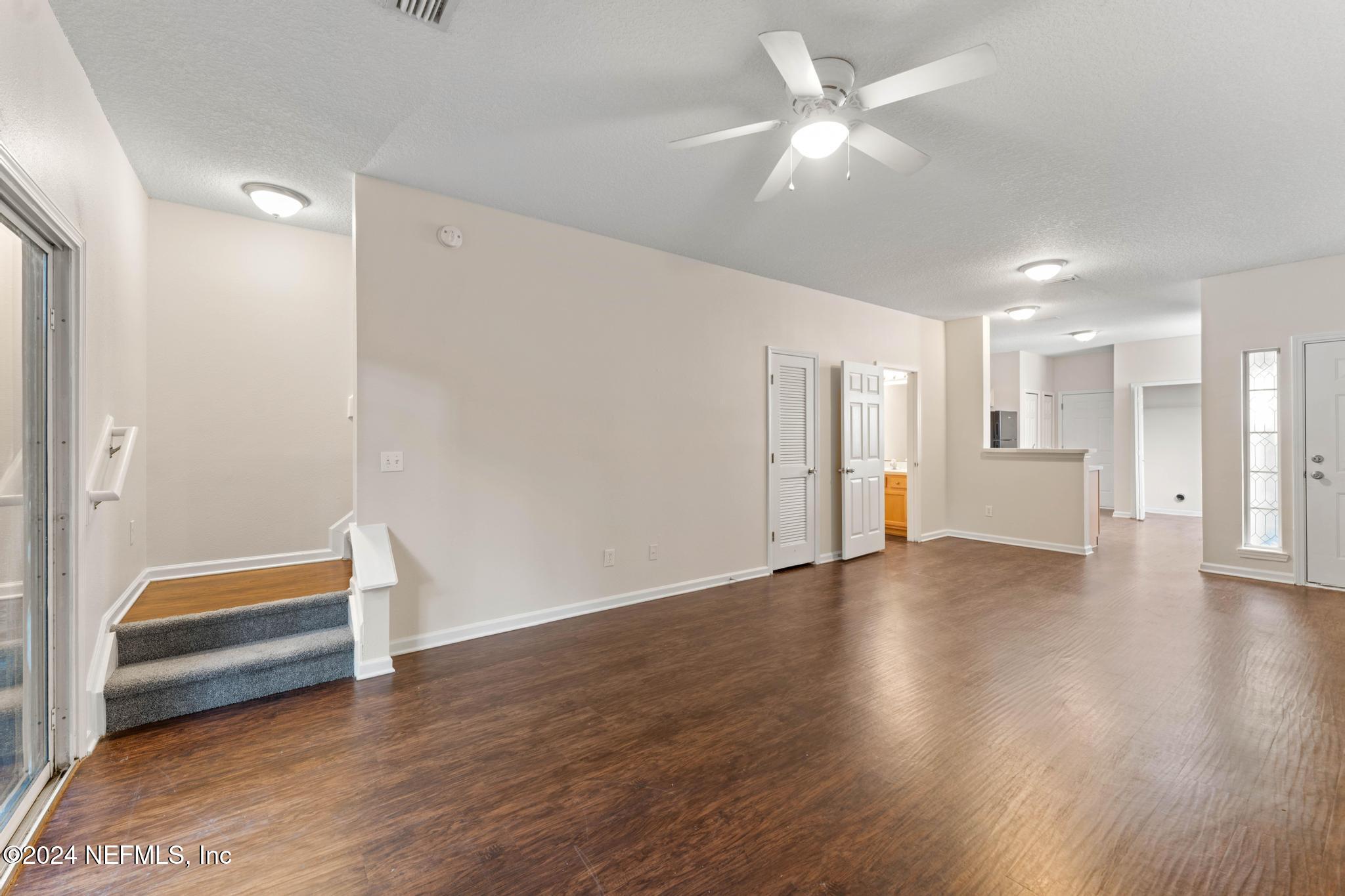 7947 Melvin Road Jacksonville, FL 32210 - Photo 5 of 22 Living Area