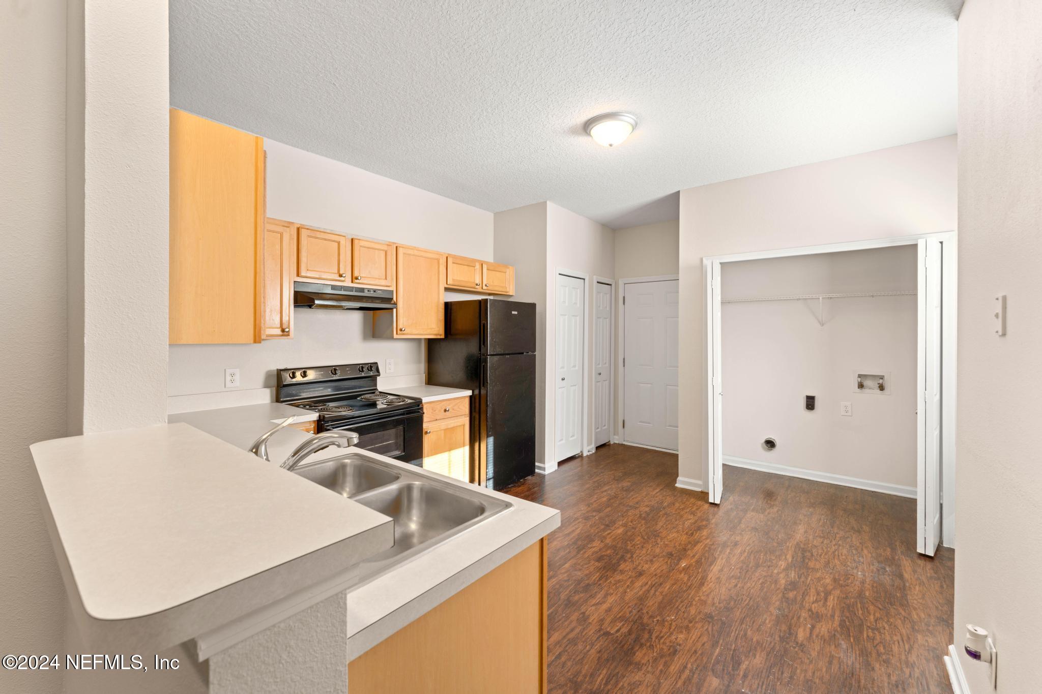 7947 Melvin Road Jacksonville, FL 32210 - Photo 7 of 22 Kitchen