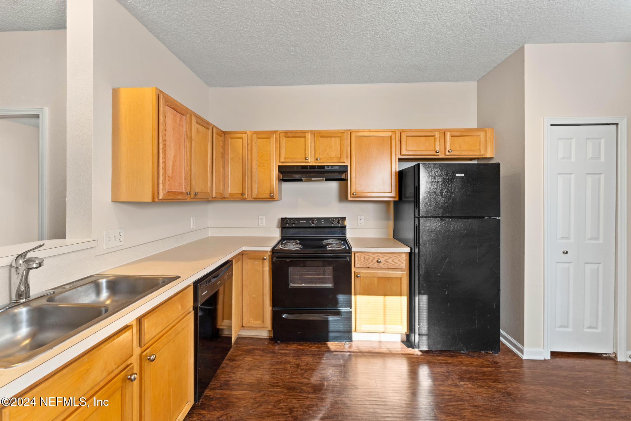 7947 Melvin Road Jacksonville, FL 32210 - Photo 8 of 22 Kitchen