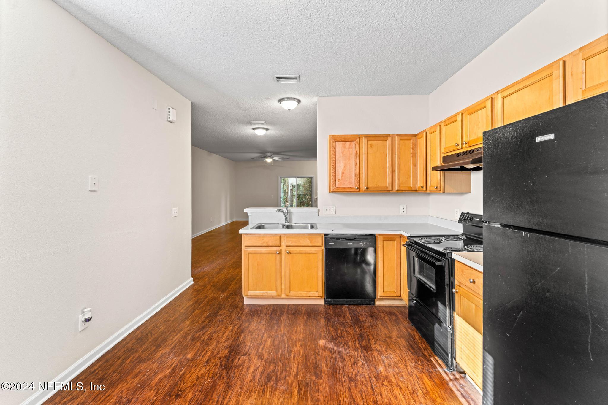7947 Melvin Road Jacksonville, FL 32210 - Photo 9 of 22 Kitchen