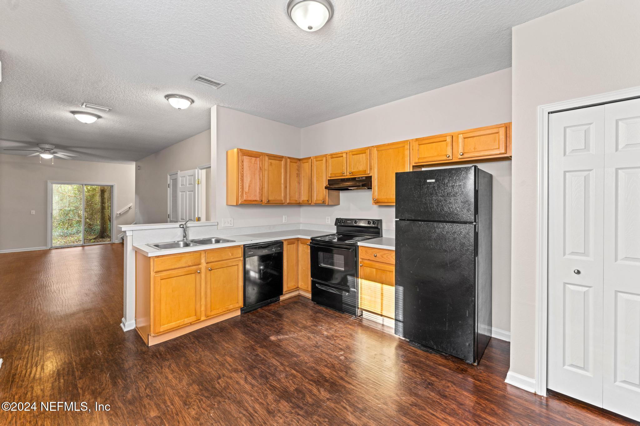 7947 Melvin Road Jacksonville, FL 32210 - Photo 10 of 22 Kitchen