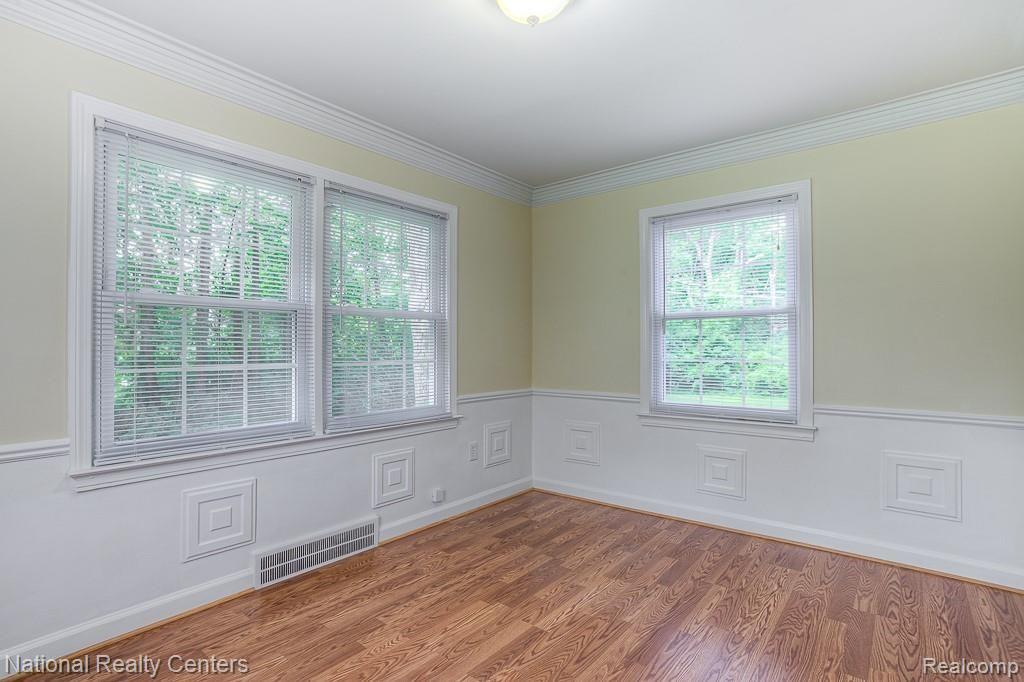 21515 Farmington Road Farmington Hills, MI 48335 - Photo 5 of 26