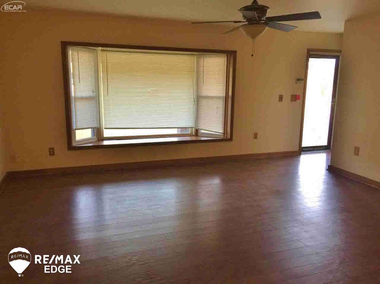 5411 North Irish Road Davison, MI 48423 - Photo 3 of 30 20459982-2.JPG