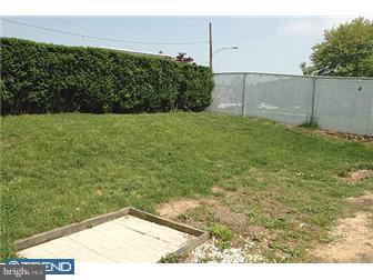 12011 Medford Road Philadelphia, PA 19154 - Photo 3 of 11 Exterior Back