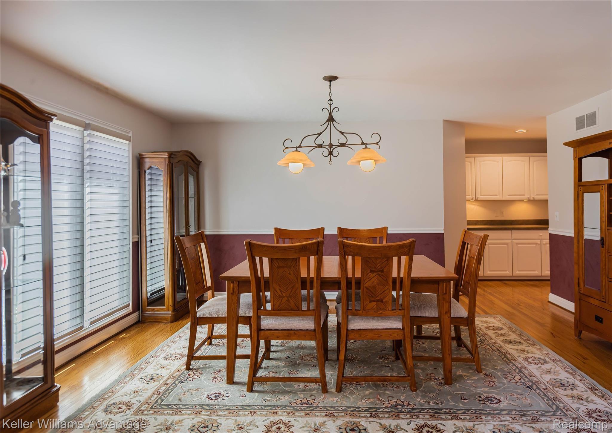 48436 Gladstone Road Canton, MI 48188 - Photo 26 of 41 Dining Room