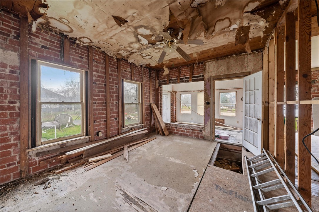 1001 Capps Street Marlin, TX 76661 - Photo 9 of 13