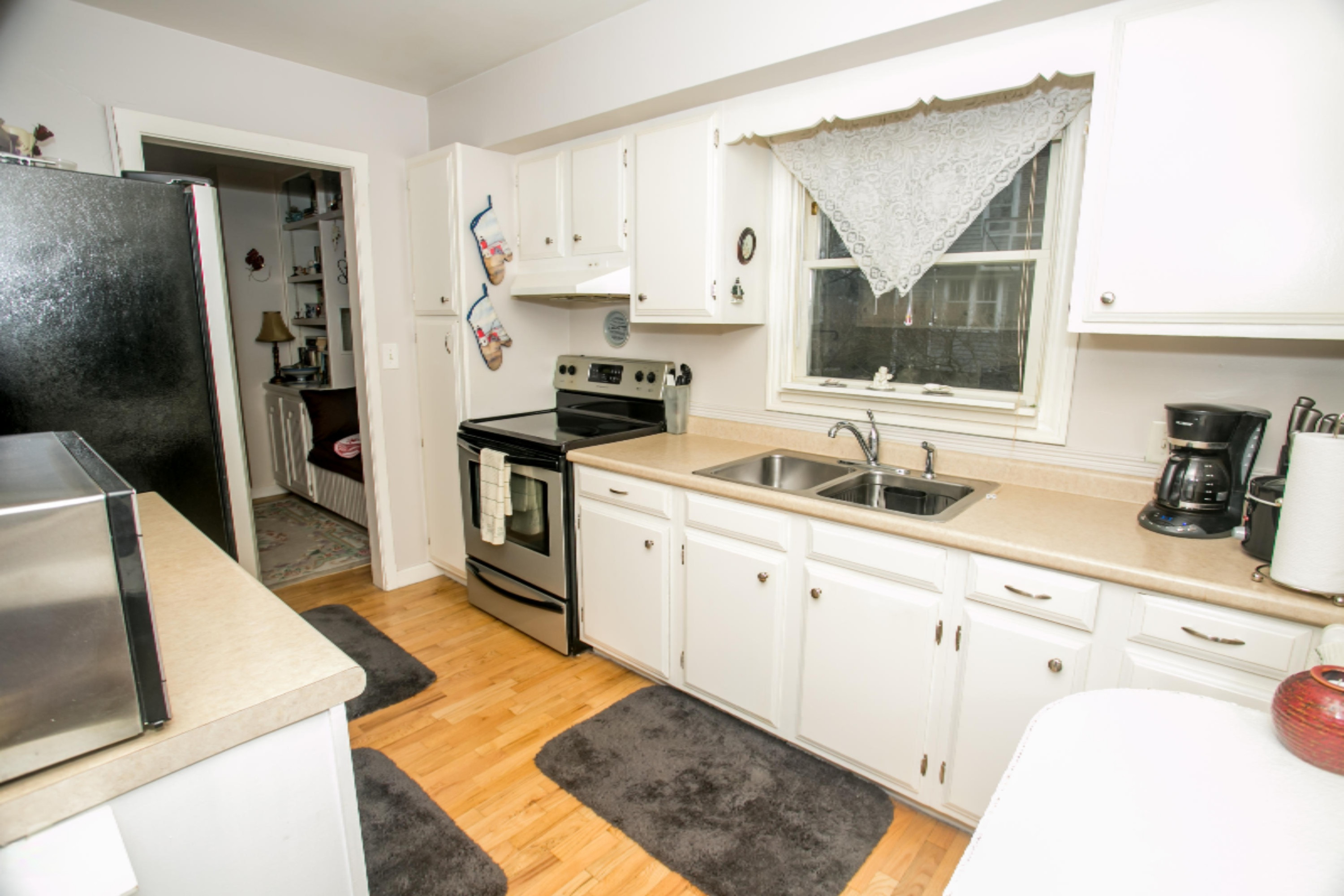 911 Sheldon Road Grand Haven, MI 49417 - Photo 3 of 16 911 sheldon-8417