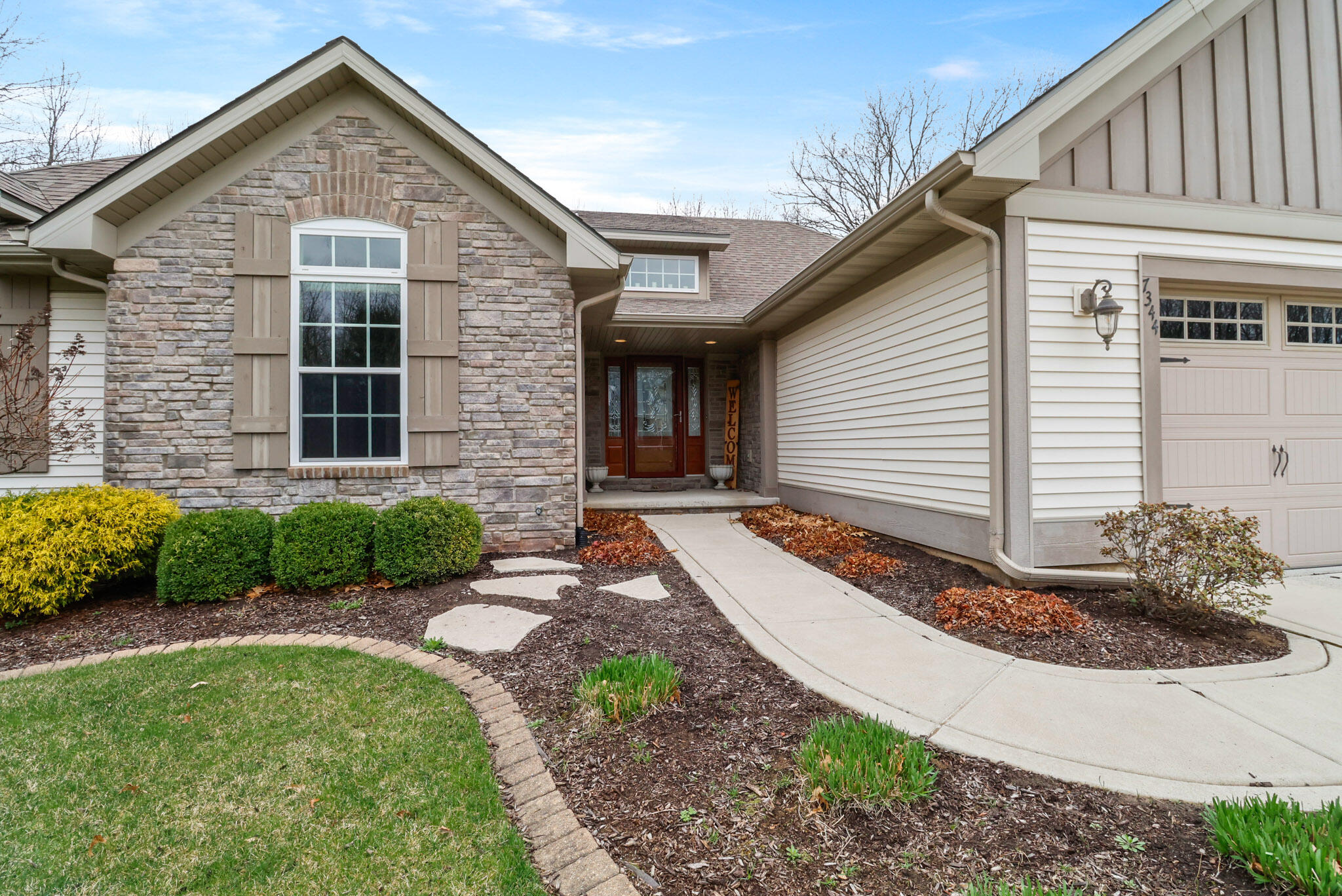 7344 Fieldstone Drive Demotte, IN 46310 - Photo 2 of 30 2048x1368