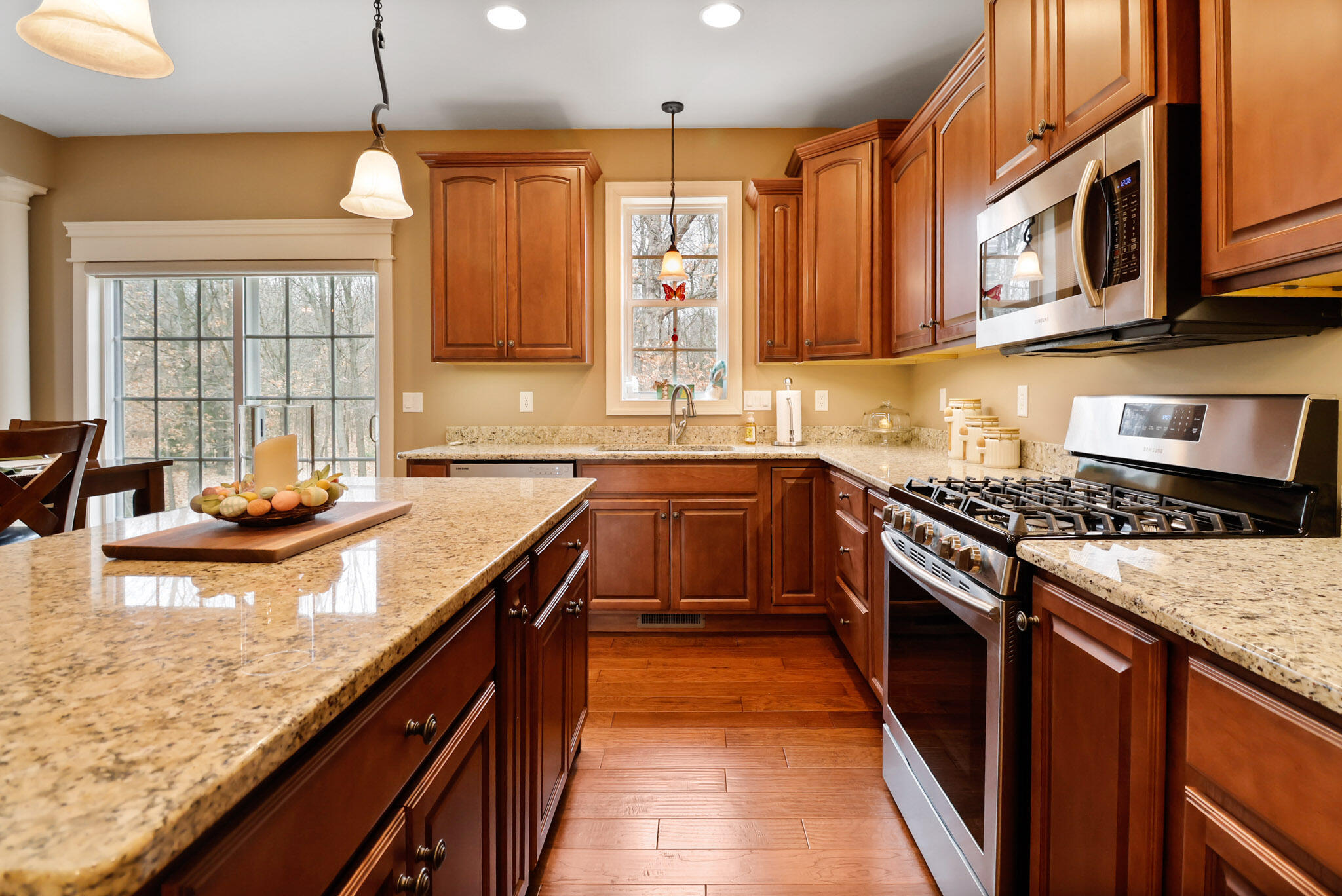 7344 Fieldstone Drive Demotte, IN 46310 - Photo 5 of 30 2048x1368