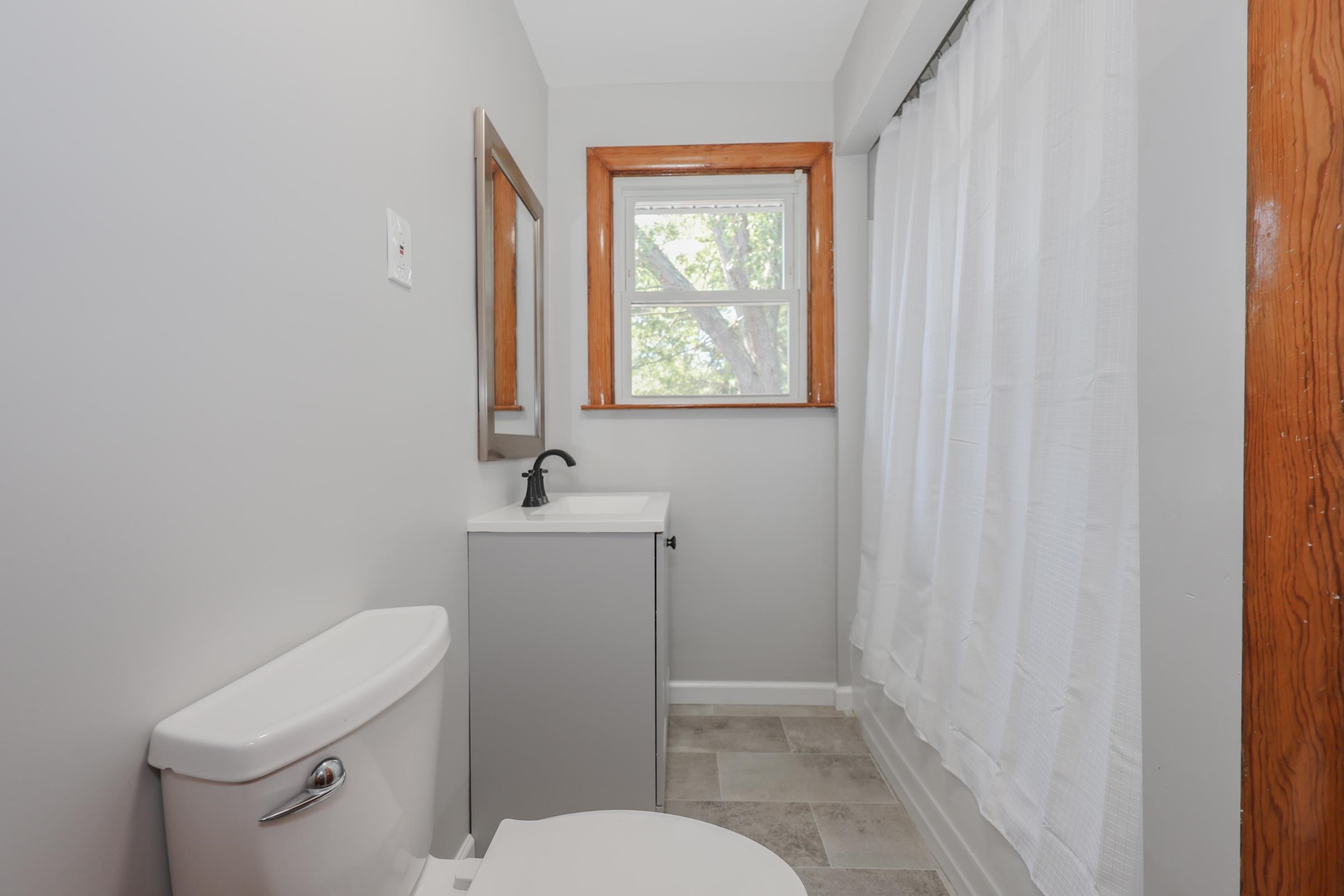 283-285 South Mammoth Road Manchester, NH 03109 - Photo 11 of 38 Gallery Image 11