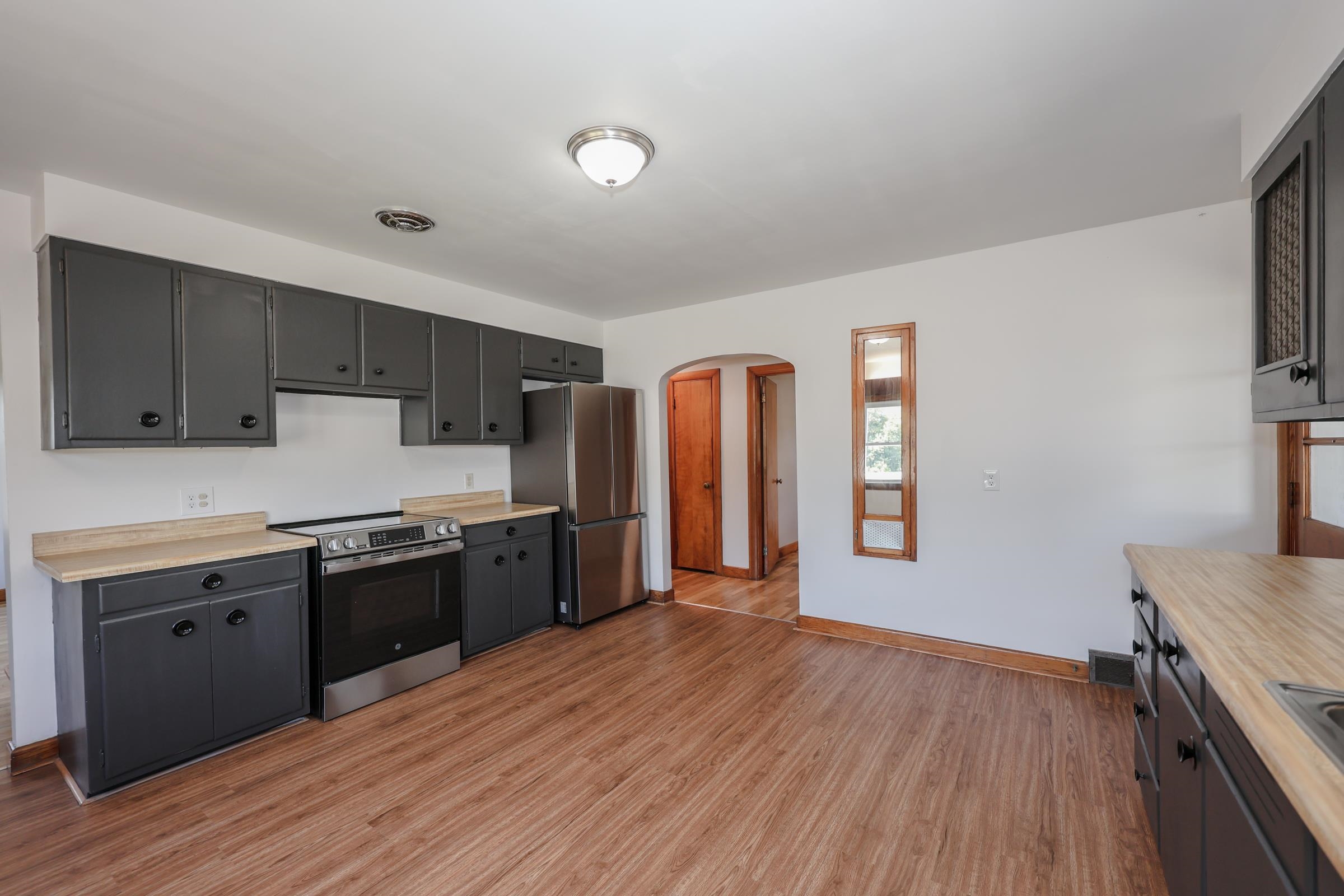 283-285 South Mammoth Road Manchester, NH 03109 - Photo 35 of 38 Gallery Image 35