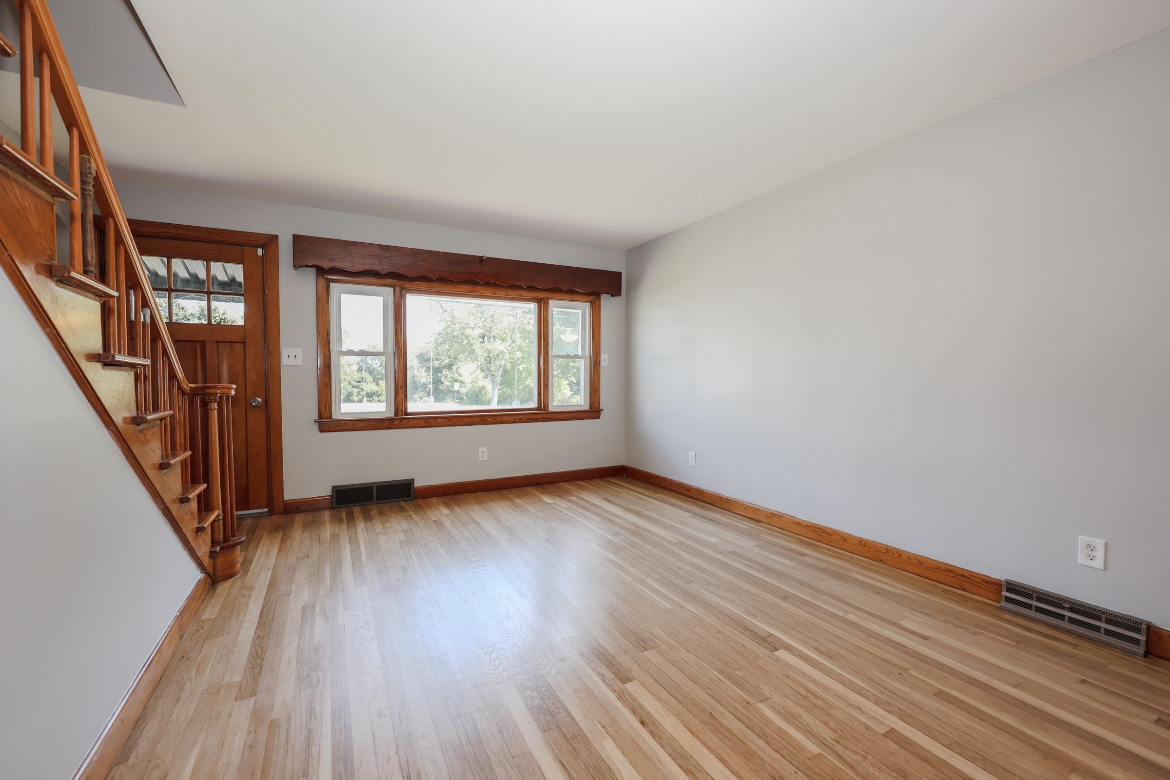 283-285 South Mammoth Road Manchester, NH 03109 - Photo 6 of 38 Gallery Image 6