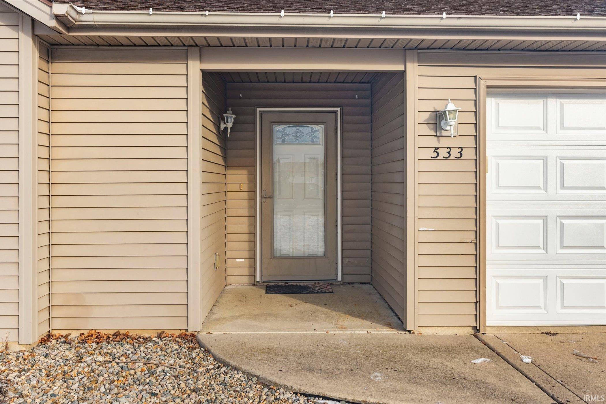 533 West Liberty Street Butler, IN 46721 - Photo 4 of 27