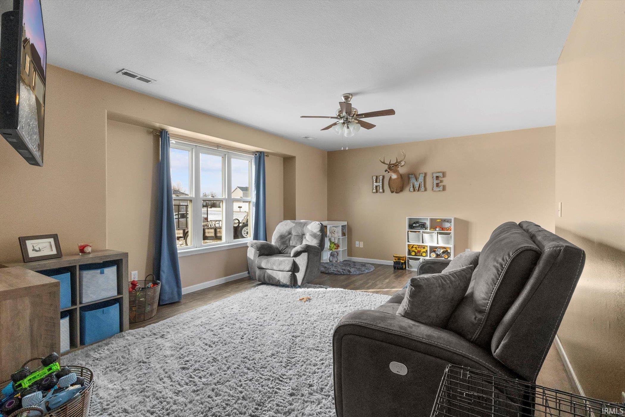 533 West Liberty Street Butler, IN 46721 - Photo 4 of 27 Gallery Image 4