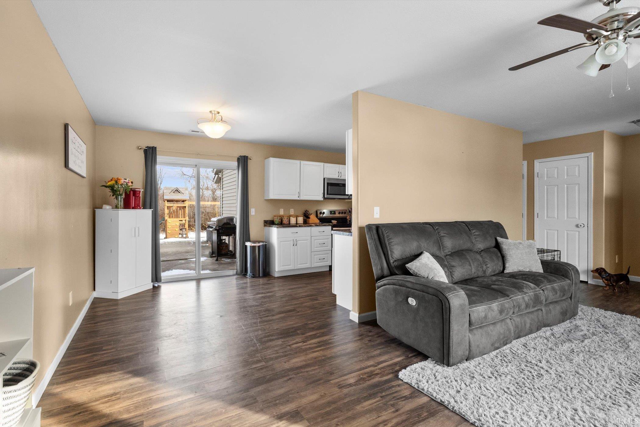 533 West Liberty Street Butler, IN 46721 - Photo 8 of 27