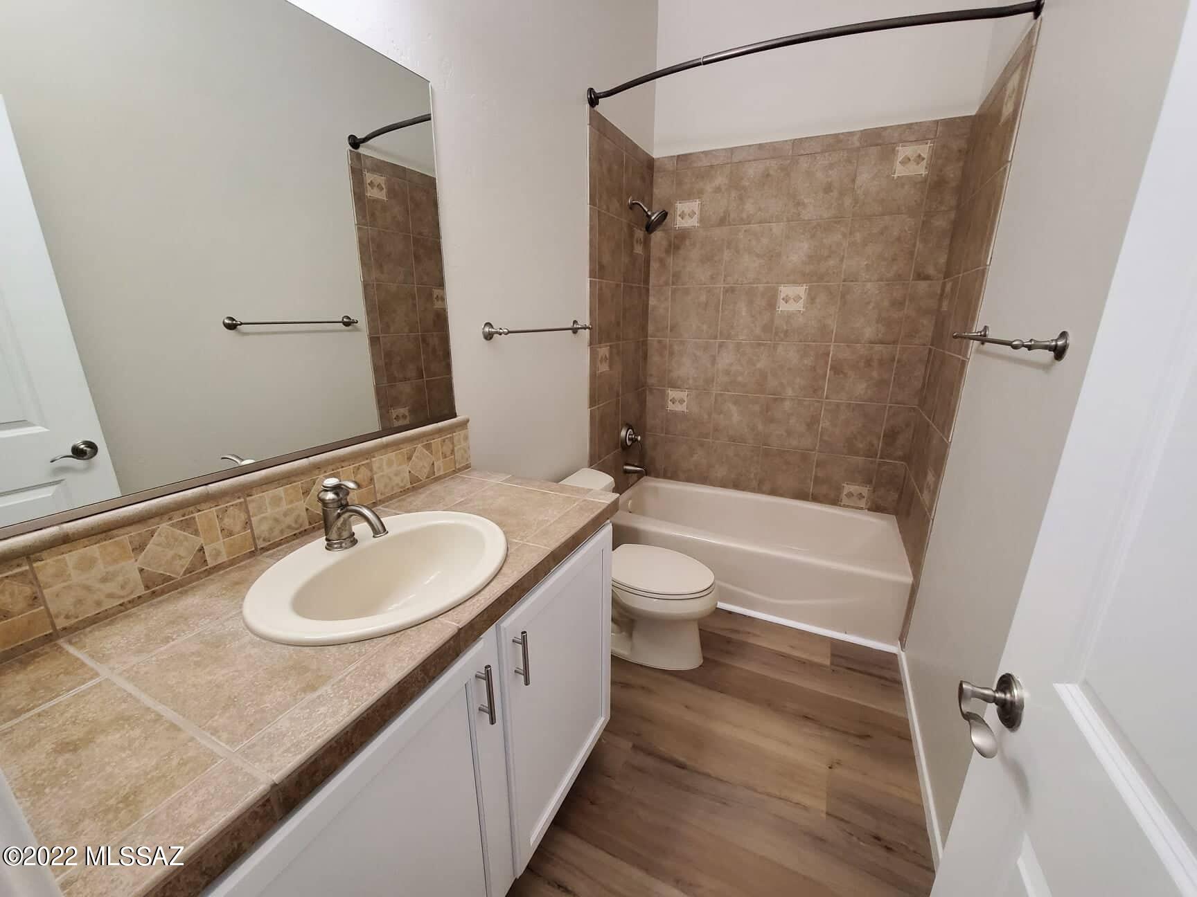 2024 East River Road, Unit 204 Tucson, AZ 85718 - Photo 11 of 11 Gallery Image 11