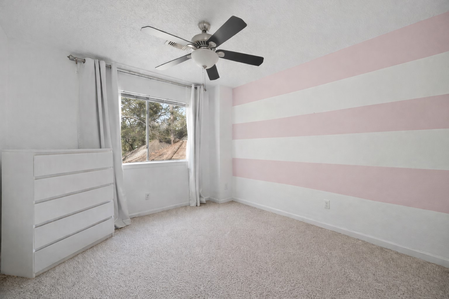 14907 Oak Bluff Court Houston, TX 77070 - Photo 16 of 19 an empty room with a window