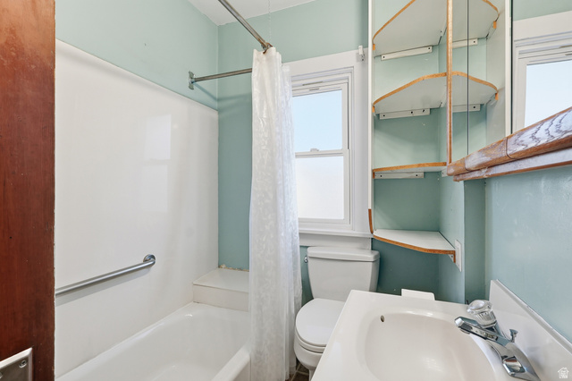 202 Main Street Smithfield, UT 84335 - Photo 18 of 32 Full bath with shower / tub combo and vanity