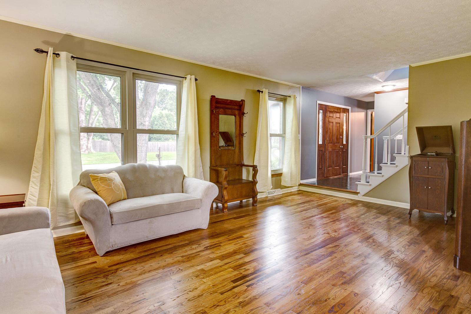 6604 Millbrae Road Columbus, OH 43235 - Photo 4 of 29 Gallery Image 4
