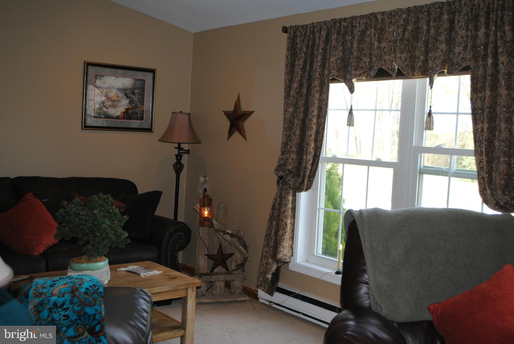 6927 Back Landing Road Hurlock, MD 21643 - Photo 2 of 20 Living Room
