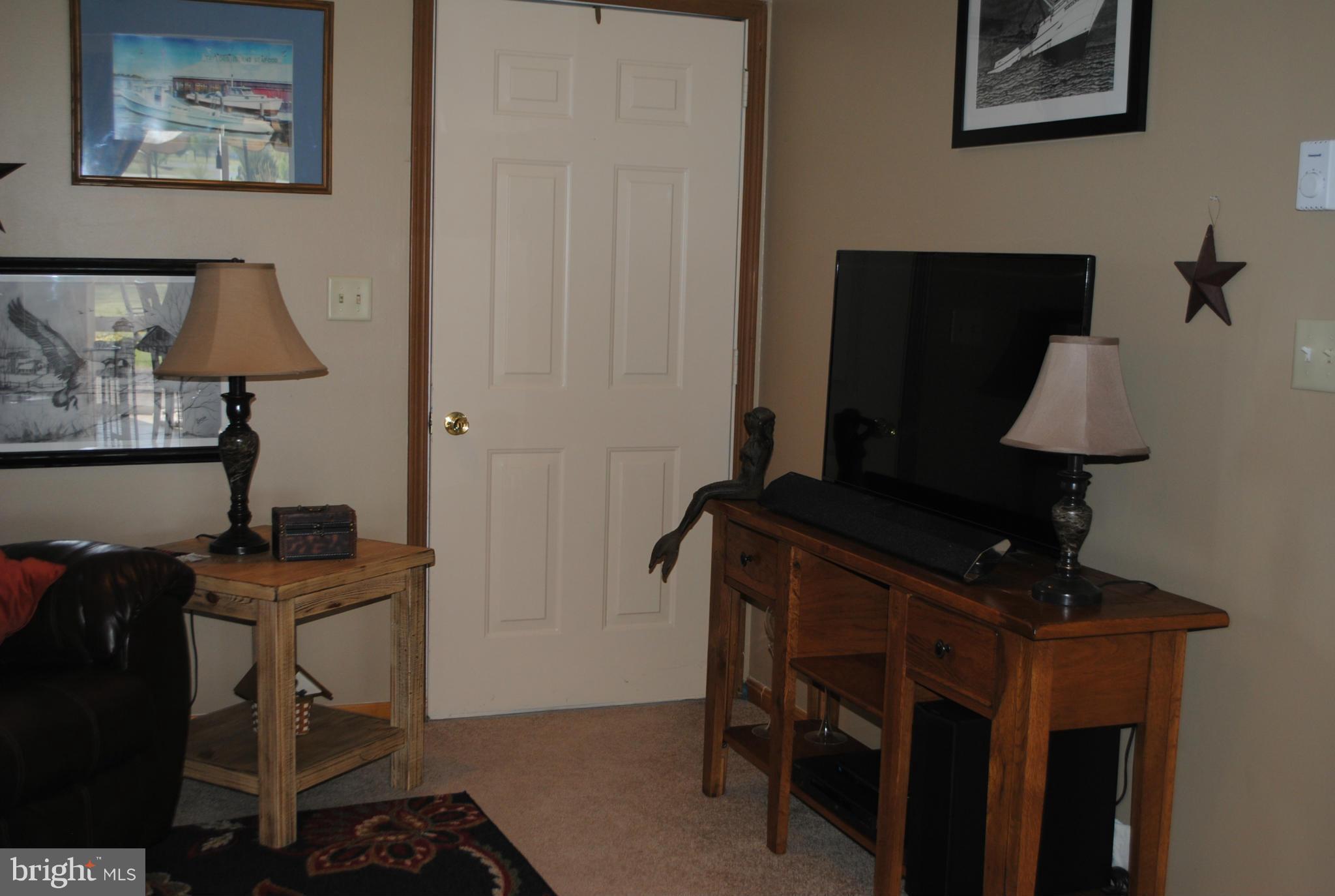 6927 Back Landing Road Hurlock, MD 21643 - Photo 4 of 20 Living Room