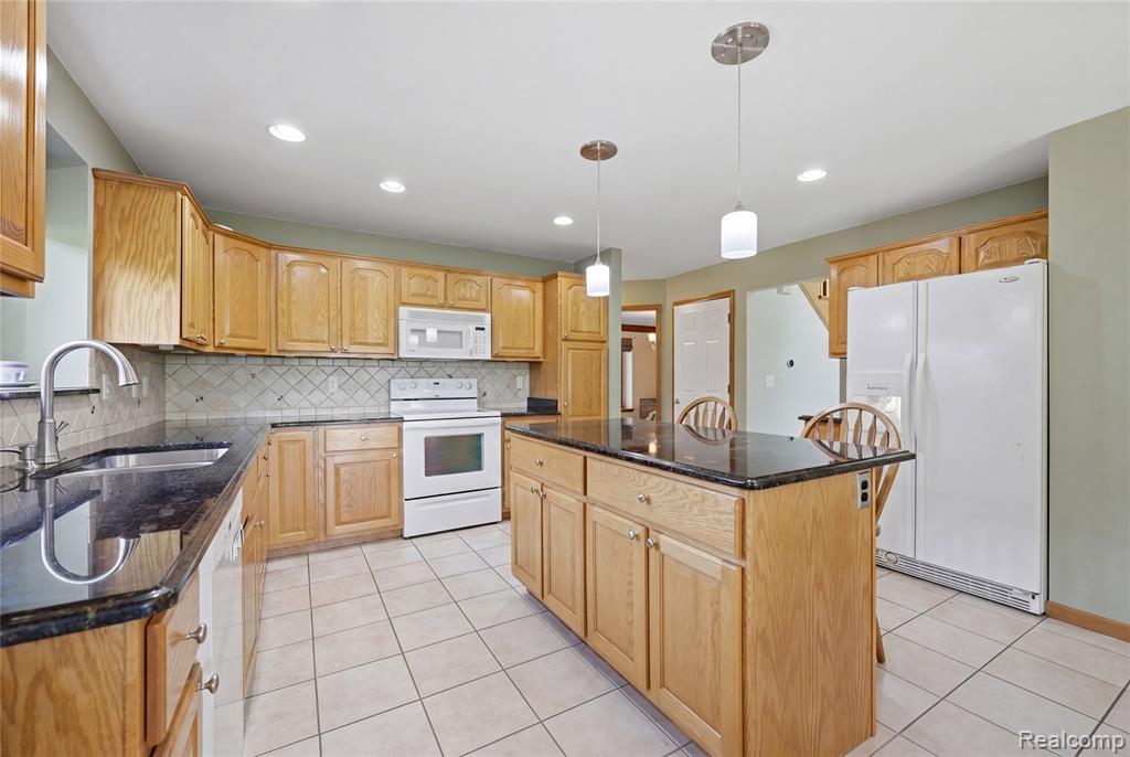 35724 St Clair Drive New Baltimore, MI 48047 - Photo 12 of 52