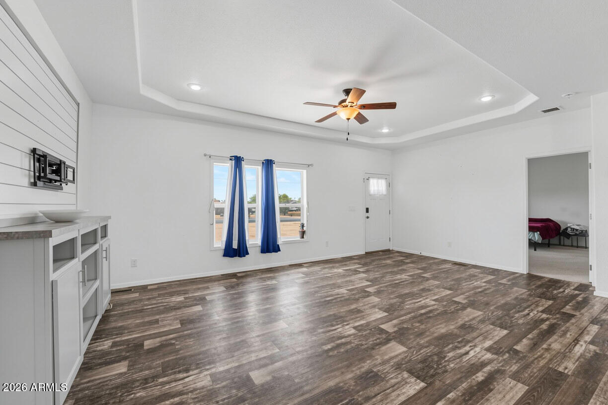 20318 West Arlington Road Buckeye, AZ 85326 - Photo 6 of 36