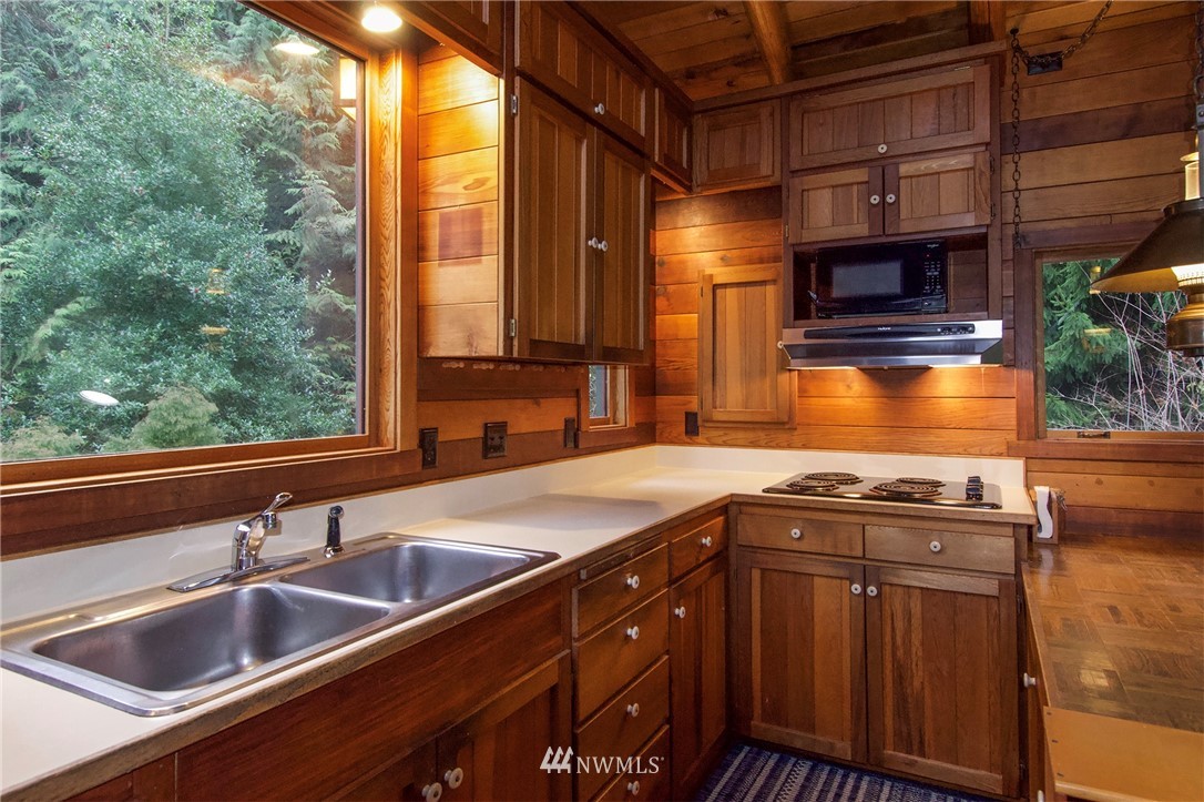 730 Quail Run Road Port Angeles, WA 98362 - Photo 11 of 40