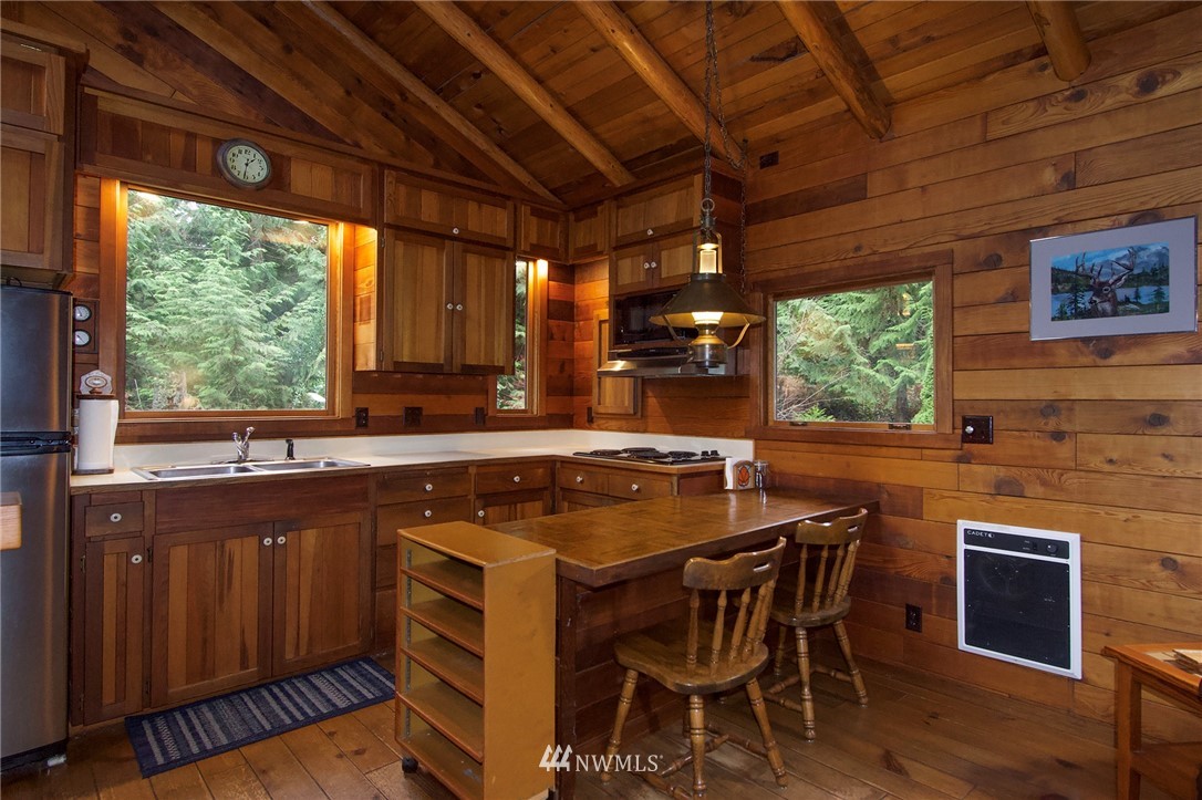730 Quail Run Road Port Angeles, WA 98362 - Photo 9 of 40