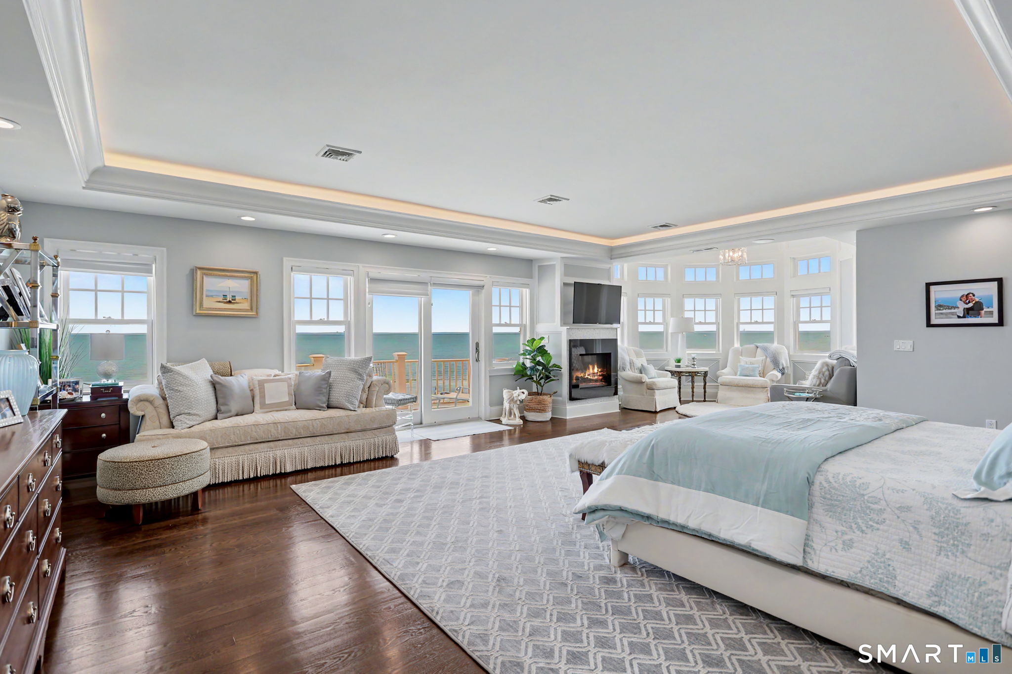 1657 Fairfield Beach Road, Unit 1657 Fairfield, CT 06824 - Photo 21 of 38 Primary bedroom
