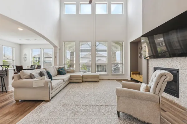 $4,950 | 616 Buena Onda Way, Austin, TX 78738