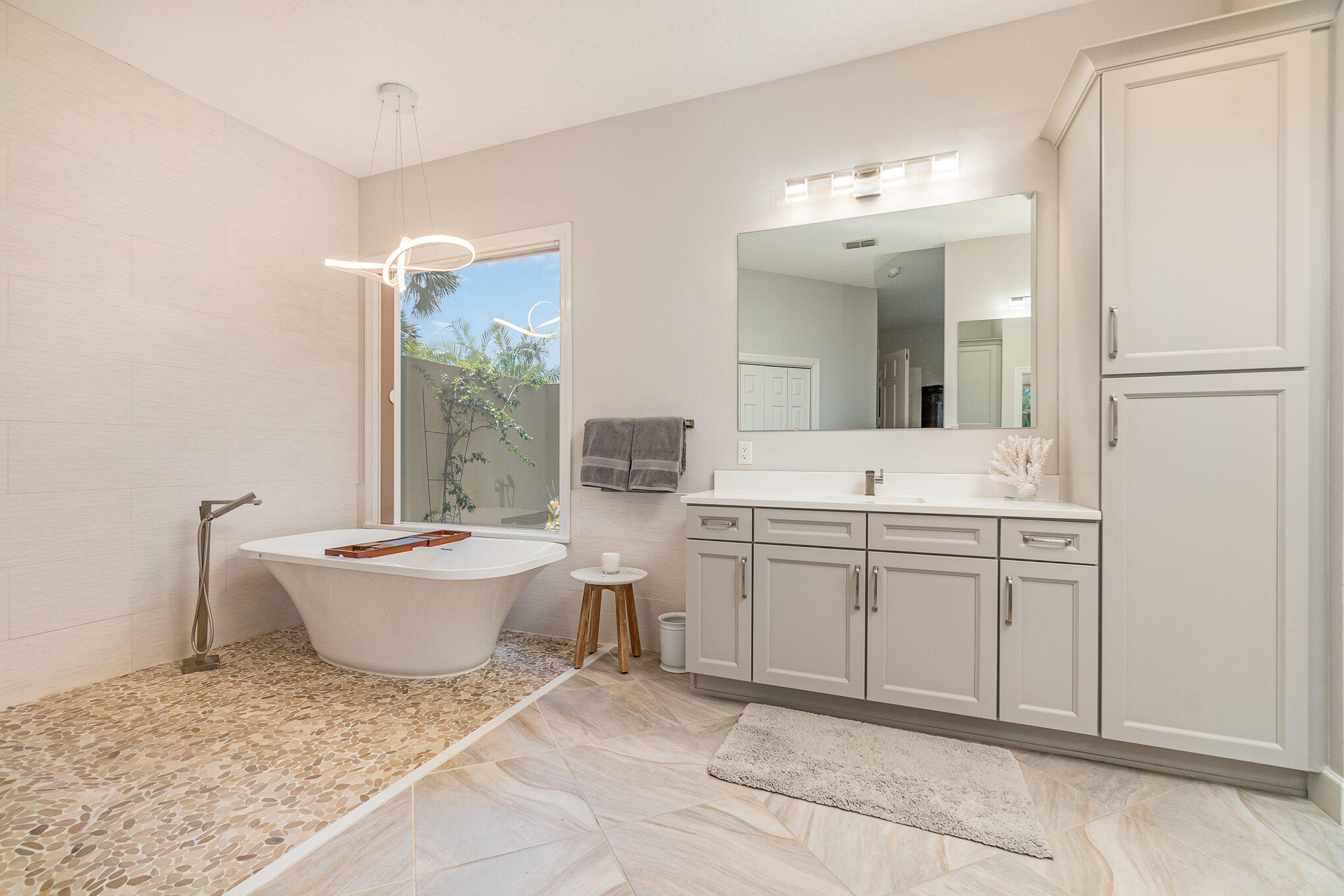 789 Oak Park Drive Melbourne, FL 32940 - Photo 12 of 44 a bathroom with a sink toilet and mirror