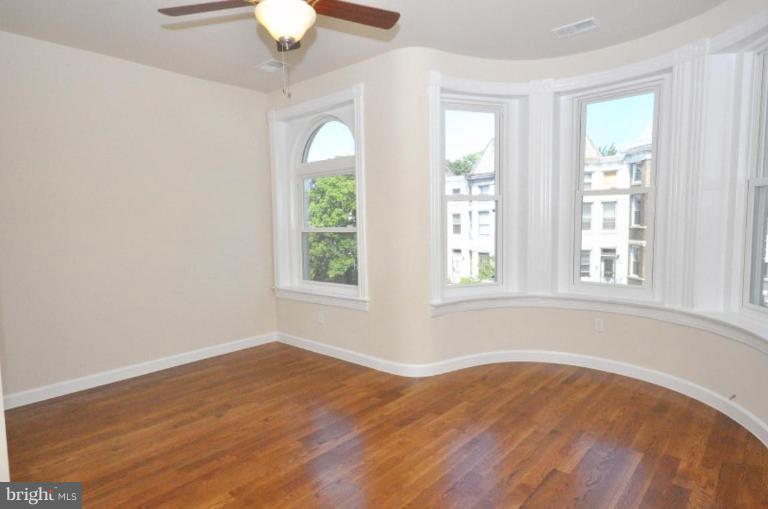21 T Street Northeast Washington, DC 20002 - Photo 8 of 29 Living Room