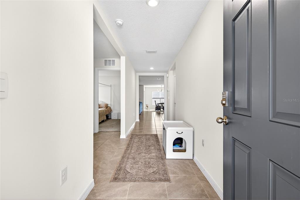 4716 Southwest 85th Place Ocala, FL 34476 - Photo 4 of 37